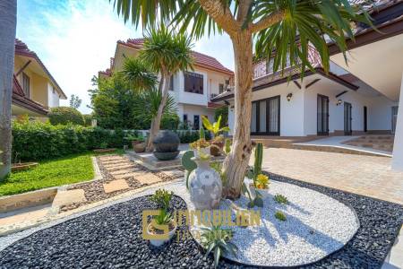 RÉNOVÉE / 243 m² de surface habitable / 4 chambres + 4 salles de bains