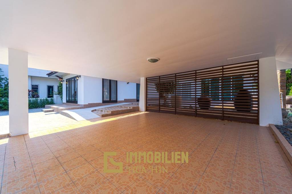 RÉNOVÉE / 243 m² de surface habitable / 4 chambres + 4 salles de bains