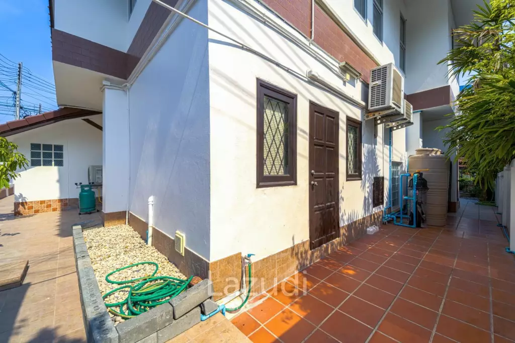 Exquisite Balinese-Style Villa in Beverly Hills Hua Hin