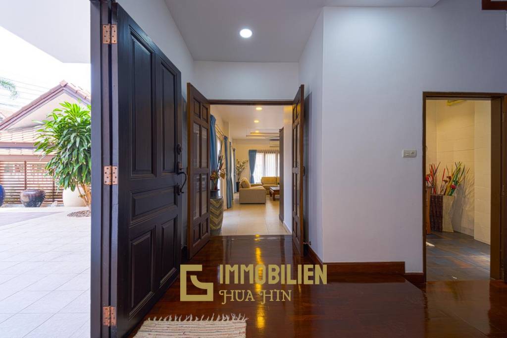 RÉNOVÉE / 243 m² de surface habitable / 4 chambres + 4 salles de bains