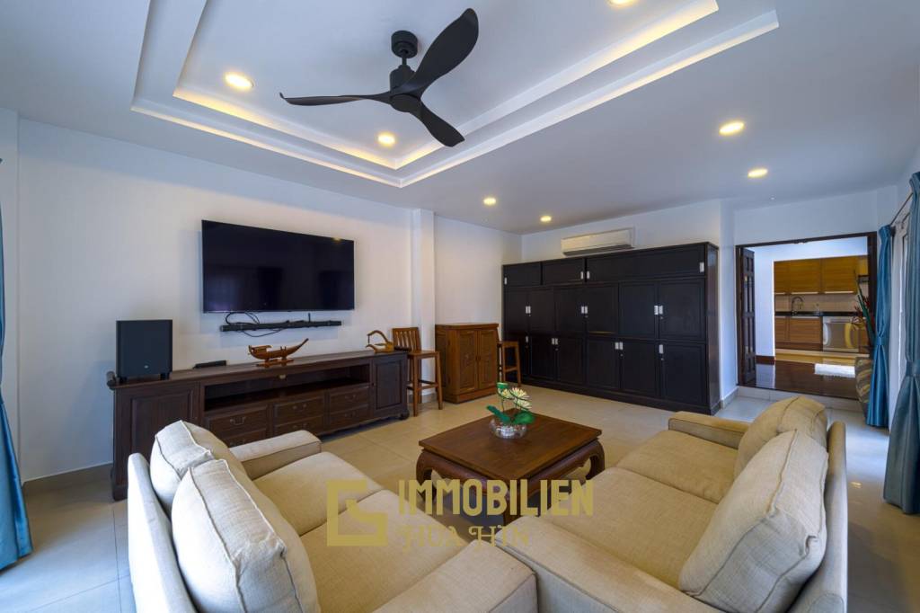 RÉNOVÉE / 243 m² de surface habitable / 4 chambres + 4 salles de bains