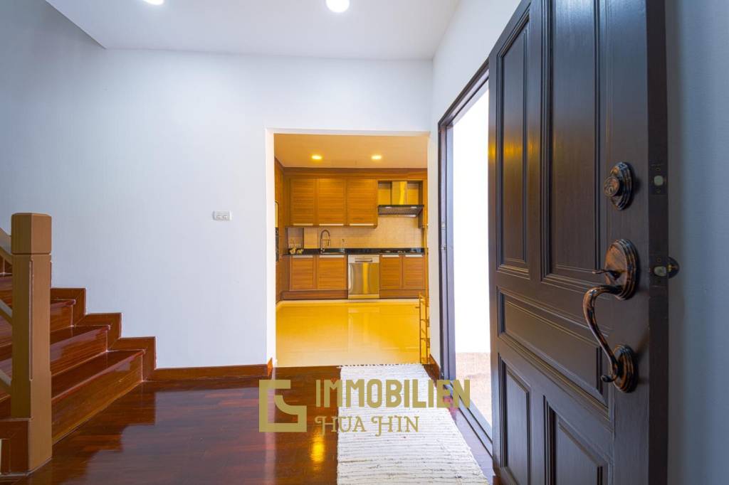 RÉNOVÉE / 243 m² de surface habitable / 4 chambres + 4 salles de bains