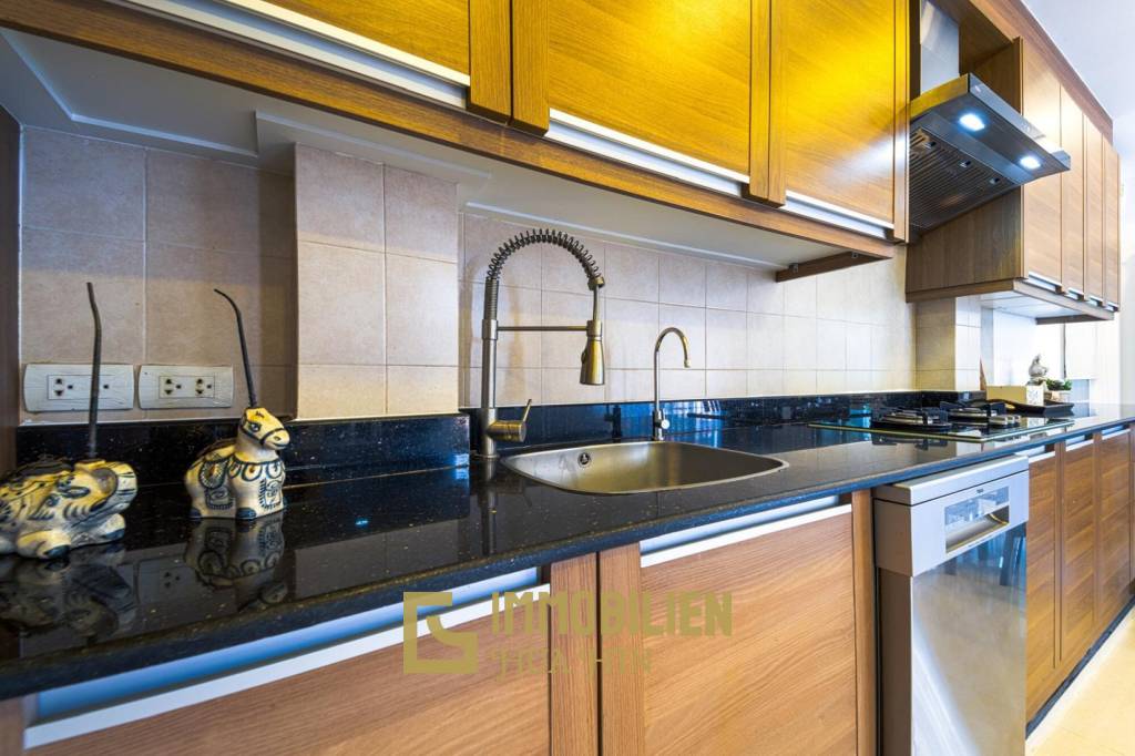 RÉNOVÉE / 243 m² de surface habitable / 4 chambres + 4 salles de bains