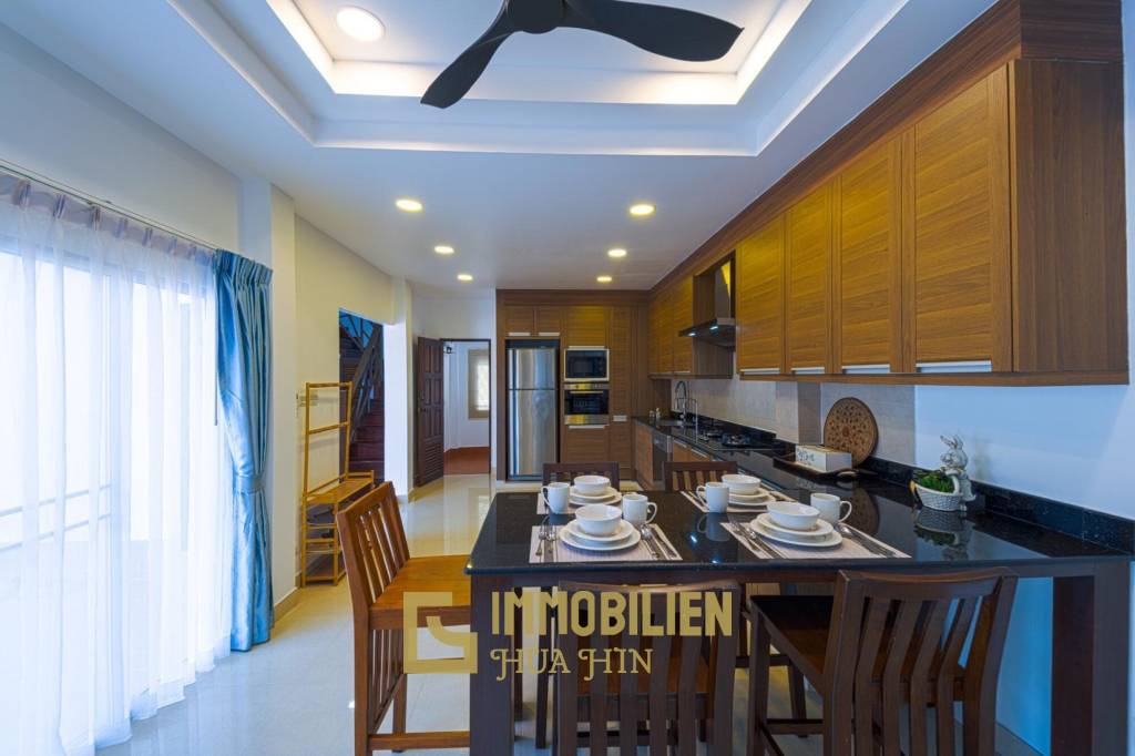 RÉNOVÉE / 243 m² de surface habitable / 4 chambres + 4 salles de bains