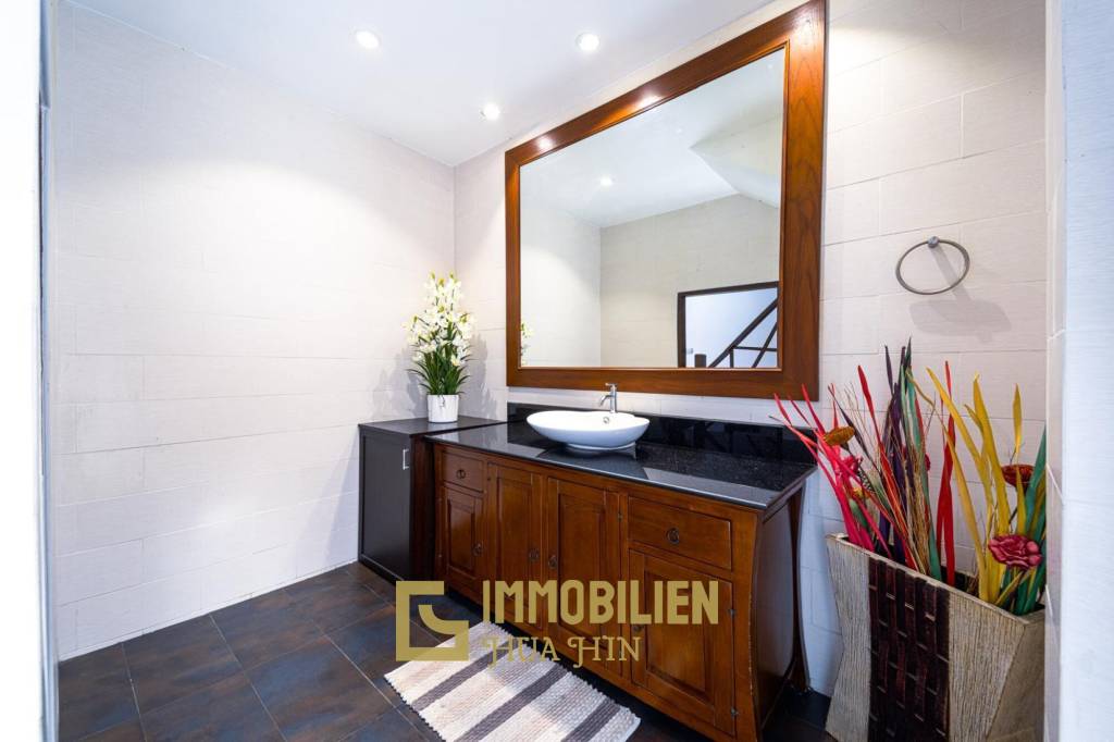 RÉNOVÉE / 243 m² de surface habitable / 4 chambres + 4 salles de bains