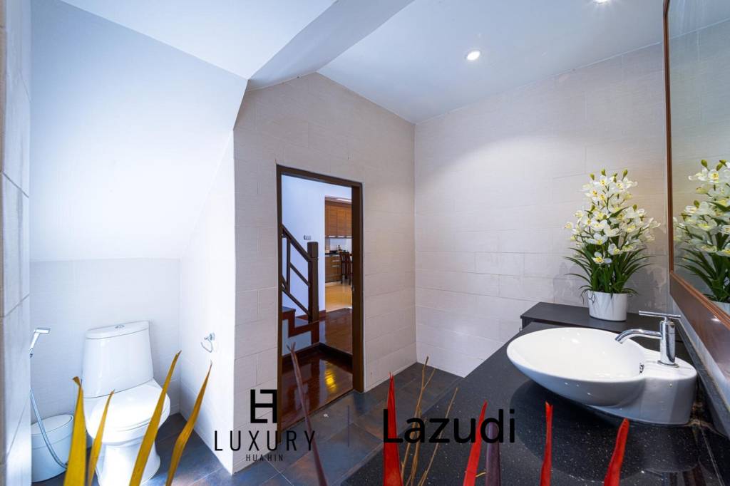 446 metro cuadrado 4 ` 4 Baño Villa de Venta