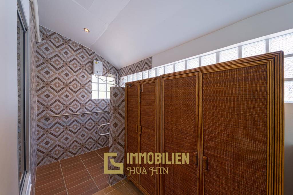 RÉNOVÉE / 243 m² de surface habitable / 4 chambres + 4 salles de bains