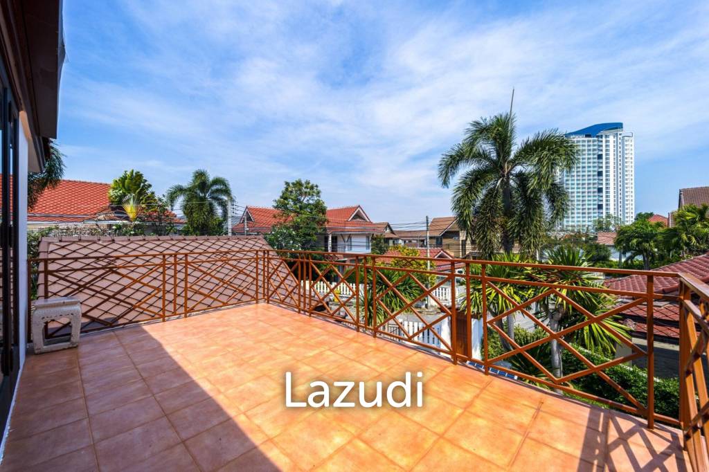 Exquisite Balinese-Style Villa in Beverly Hills Hua Hin