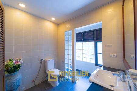 RÉNOVÉE / 243 m² de surface habitable / 4 chambres + 4 salles de bains