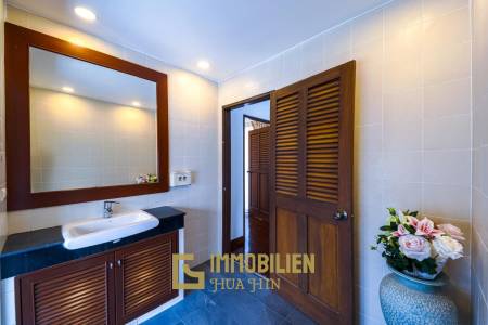 RÉNOVÉE / 243 m² de surface habitable / 4 chambres + 4 salles de bains