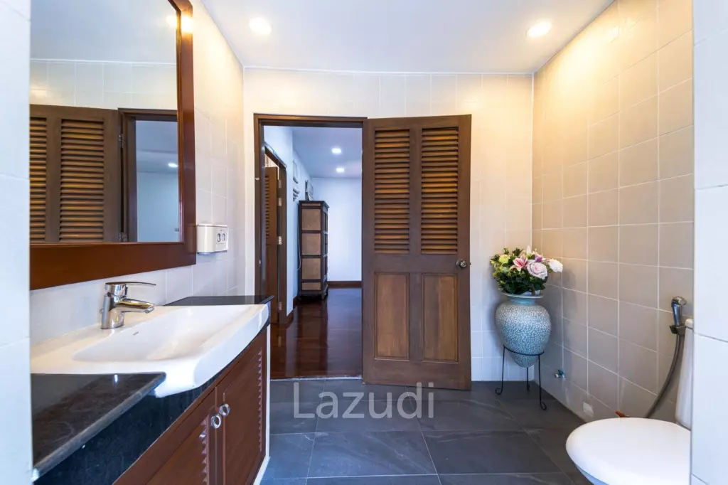 Exquisite Balinese-Style Villa in Beverly Hills Hua Hin