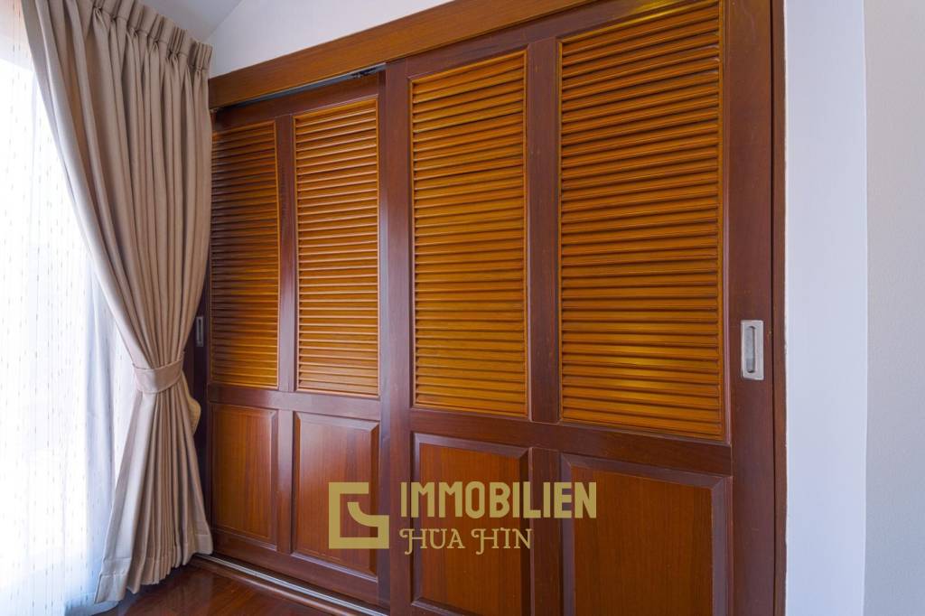 RÉNOVÉE / 243 m² de surface habitable / 4 chambres + 4 salles de bains