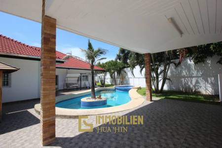 Proche de la ville / piscine privée / 3 chambres + 3 salles de bain