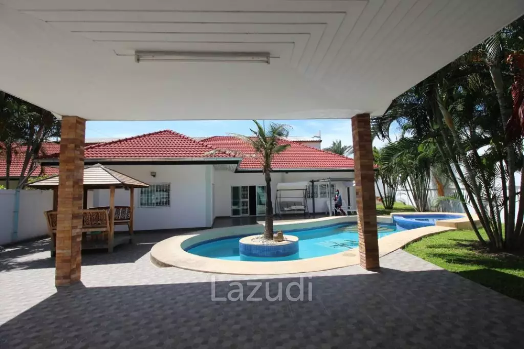 3 bed 3 bath pool villa in Nong Khae Hua Hin