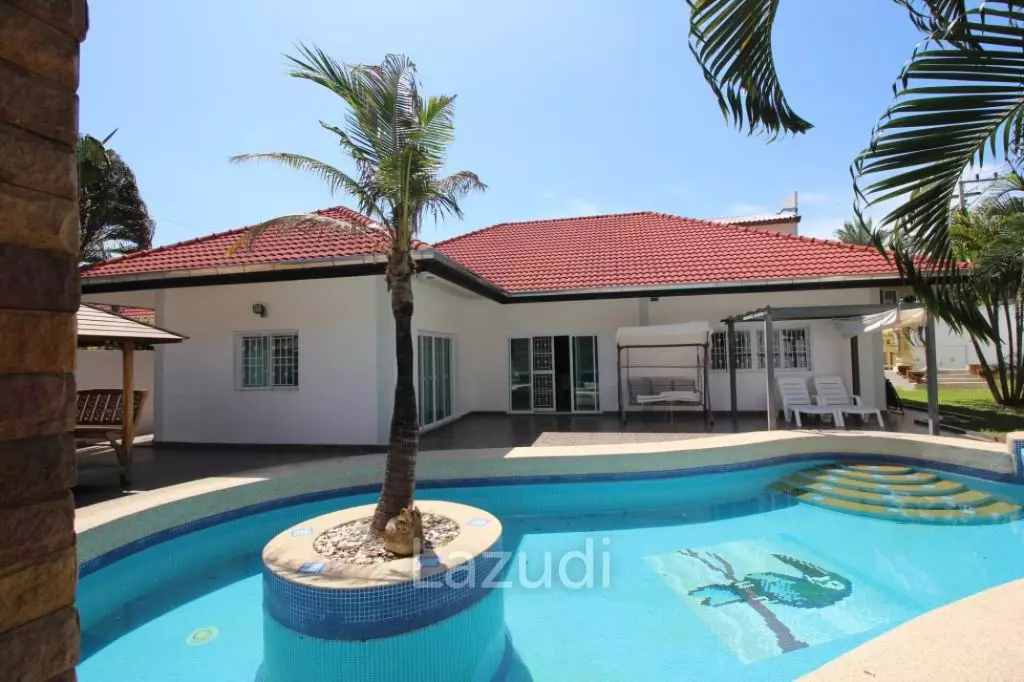 3 bed 3 bath pool villa in Nong Khae Hua Hin