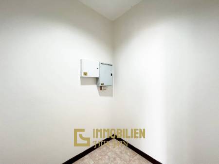 Proche de la ville / piscine privée / 3 chambres + 3 salles de bain