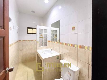 Proche de la ville / piscine privée / 3 chambres + 3 salles de bain