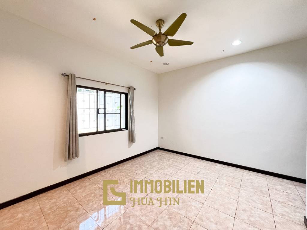 Proche de la ville / piscine privée / 3 chambres + 3 salles de bain