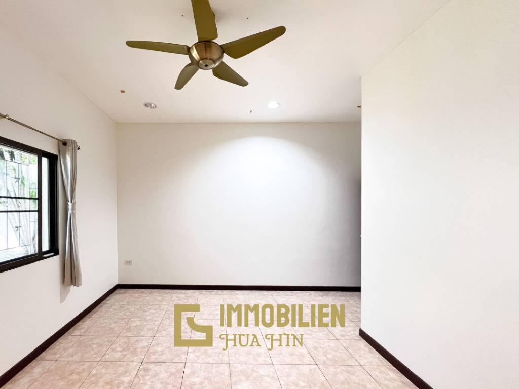 Proche de la ville / piscine privée / 3 chambres + 3 salles de bain