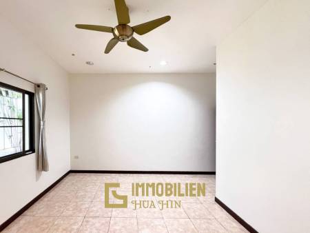 Proche de la ville / piscine privée / 3 chambres + 3 salles de bain