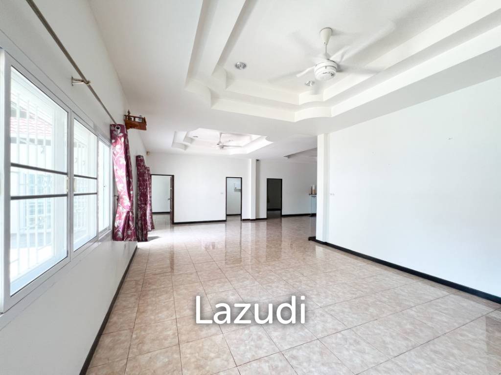 3 bed 3 bath pool villa in Nong Khae Hua Hin