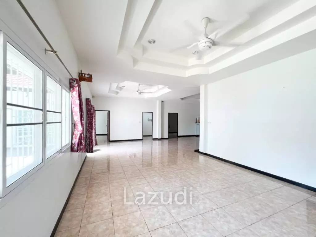 3 bed 3 bath pool villa in Nong Khae Hua Hin