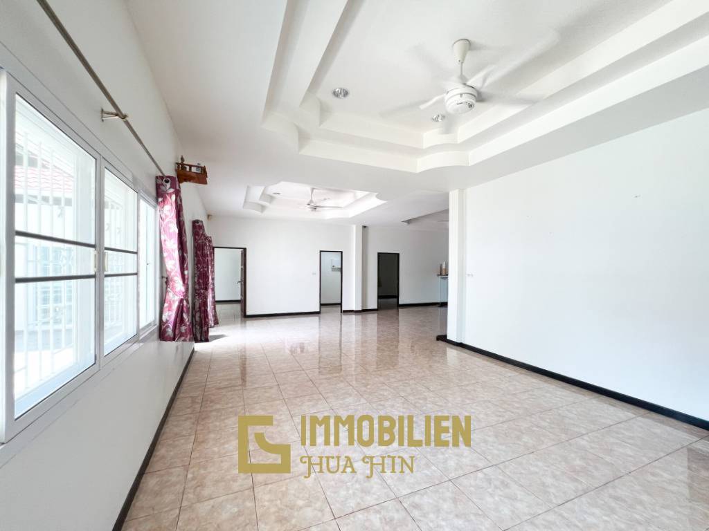 Proche de la ville / piscine privée / 3 chambres + 3 salles de bain