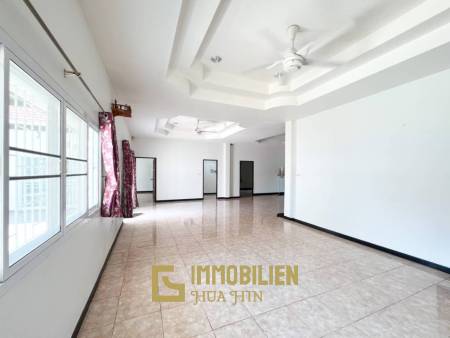 Proche de la ville / piscine privée / 3 chambres + 3 salles de bain