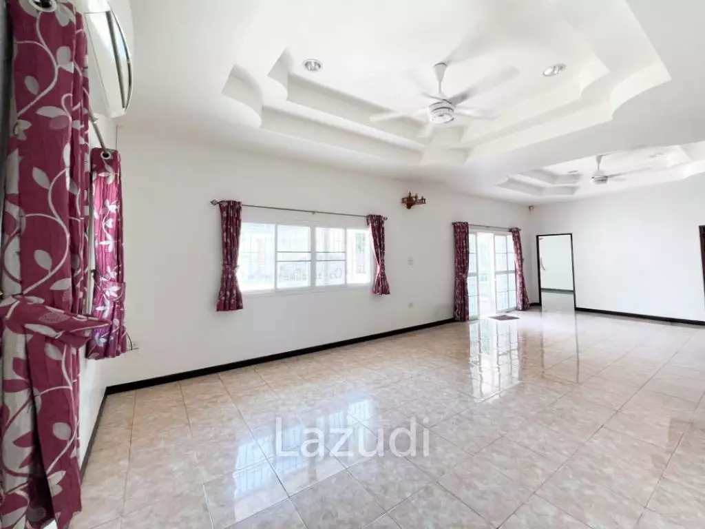 3 bed 3 bath pool villa in Nong Khae Hua Hin