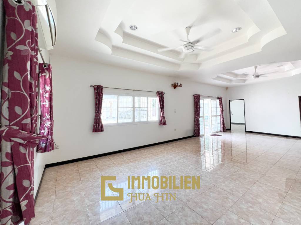 Proche de la ville / piscine privée / 3 chambres + 3 salles de bain