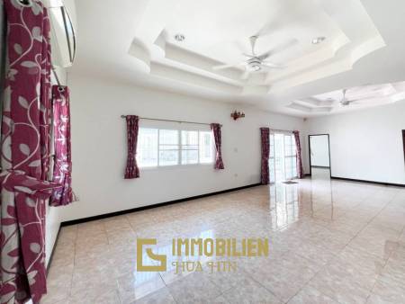 Proche de la ville / piscine privée / 3 chambres + 3 salles de bain