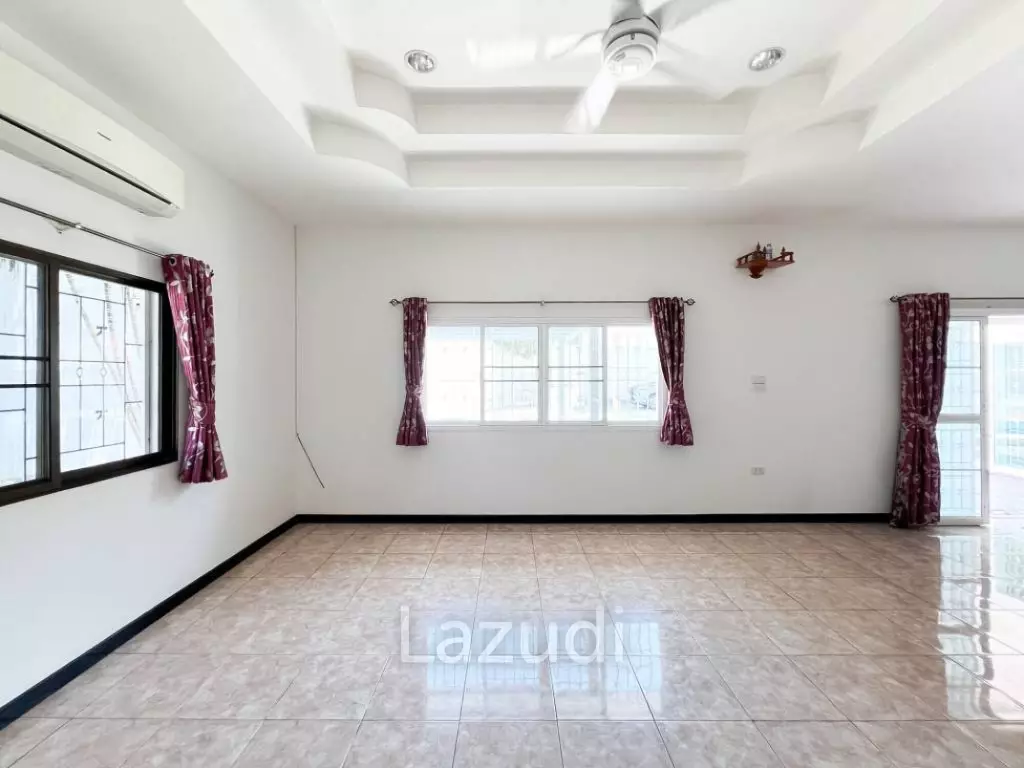 3 bed 3 bath pool villa in Nong Khae Hua Hin