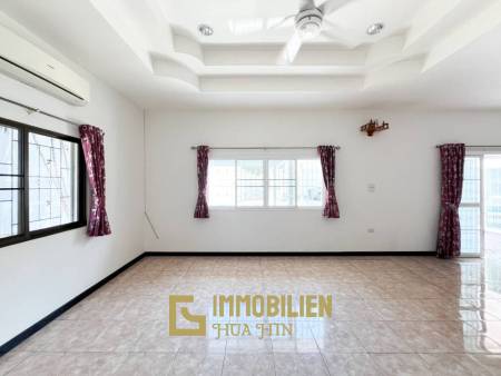 Proche de la ville / piscine privée / 3 chambres + 3 salles de bain