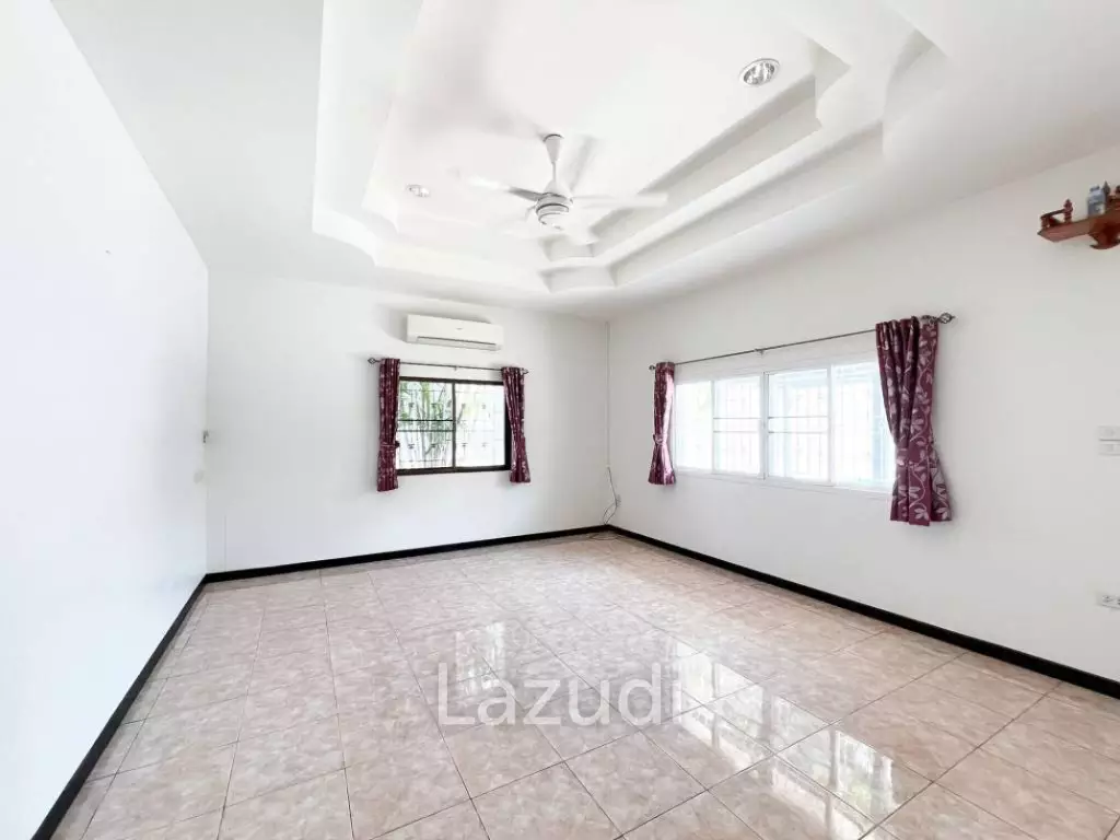 3 bed 3 bath pool villa in Nong Khae Hua Hin