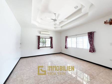 Proche de la ville / piscine privée / 3 chambres + 3 salles de bain