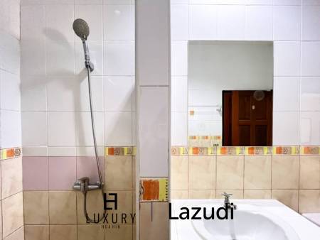 Stadtnah / privater Pool / 3 Schlafzimmer + 3 Bäder