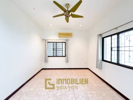 Proche de la ville / piscine privée / 3 chambres + 3 salles de bain