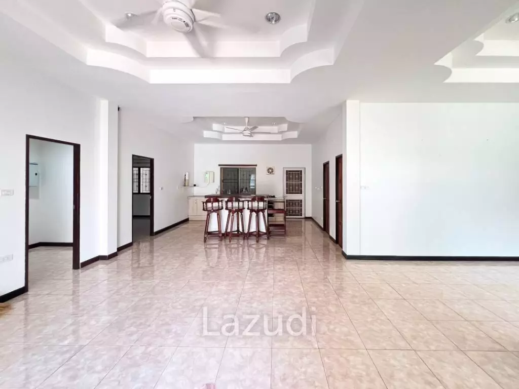 3 bed 3 bath pool villa in Nong Khae Hua Hin
