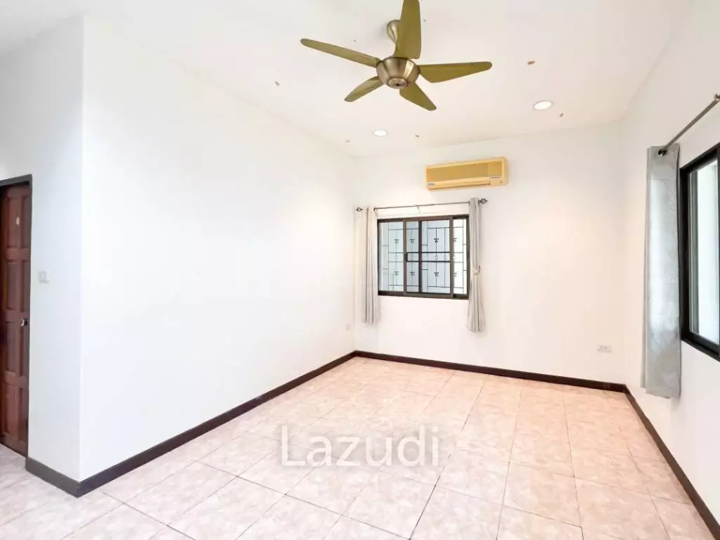 3 bed 3 bath pool villa in Nong Khae Hua Hin
