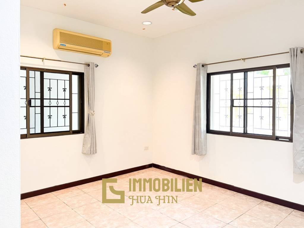 Proche de la ville / piscine privée / 3 chambres + 3 salles de bain