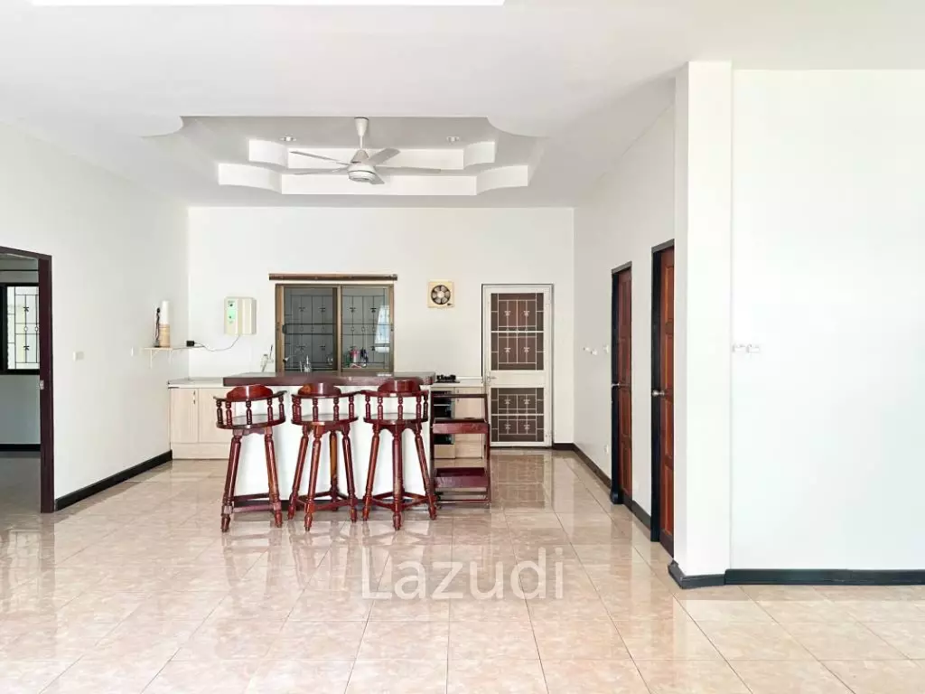 3 bed 3 bath pool villa in Nong Khae Hua Hin