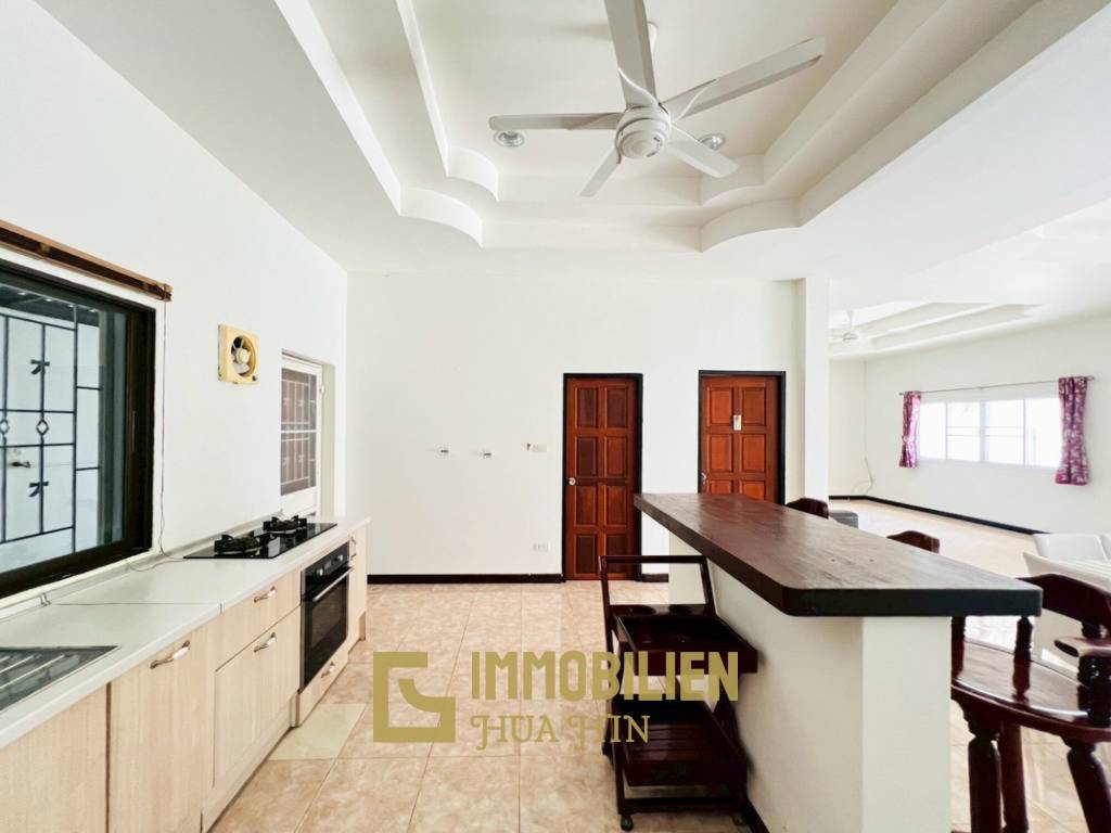 Proche de la ville / piscine privée / 3 chambres + 3 salles de bain