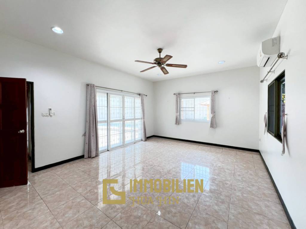 Proche de la ville / piscine privée / 3 chambres + 3 salles de bain