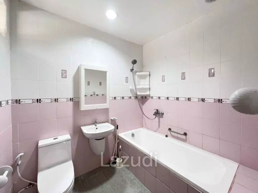 3 bed 3 bath pool villa in Nong Khae Hua Hin