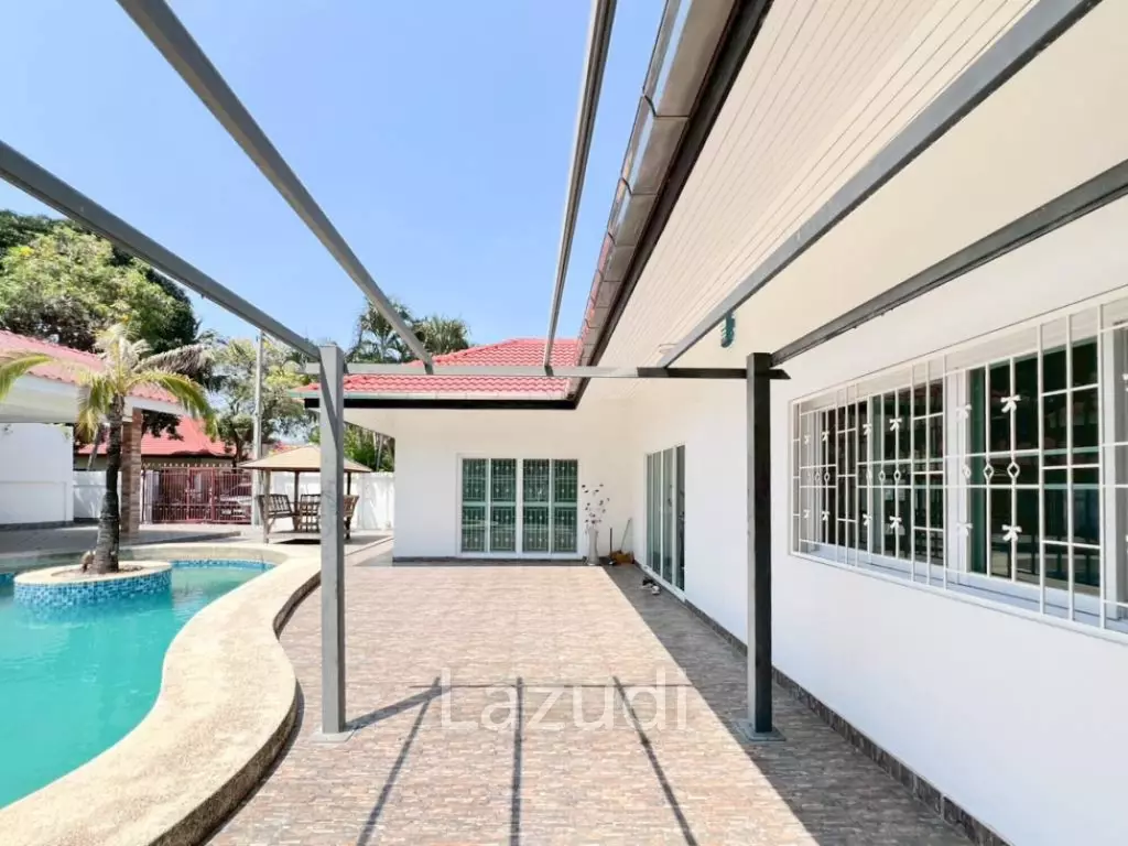 3 bed 3 bath pool villa in Nong Khae Hua Hin