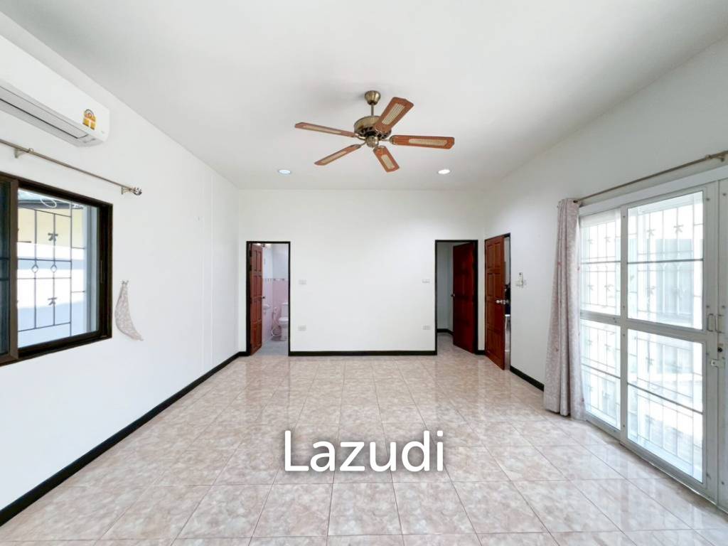 3 bed 3 bath pool villa in Nong Khae Hua Hin