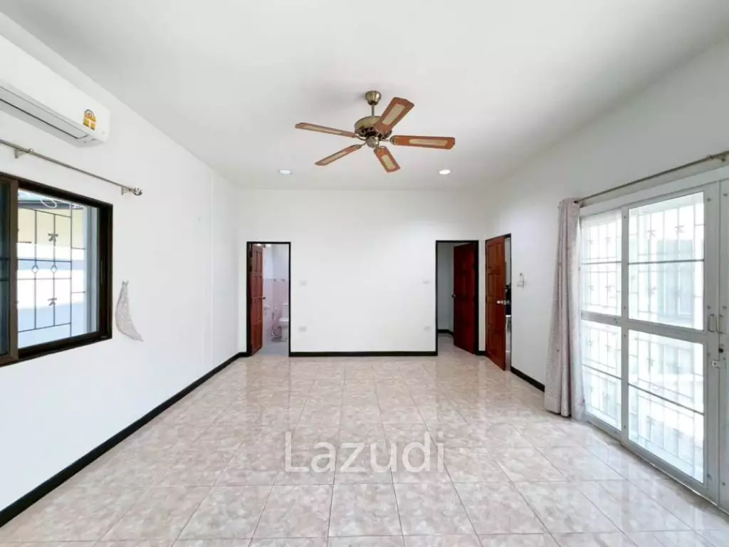 3 bed 3 bath pool villa in Nong Khae Hua Hin