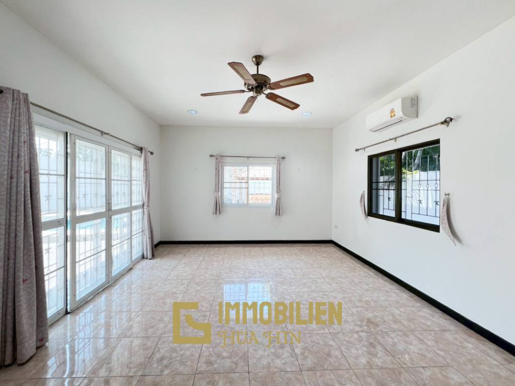 Proche de la ville / piscine privée / 3 chambres + 3 salles de bain