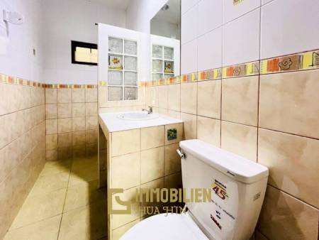 Proche de la ville / piscine privée / 3 chambres + 3 salles de bain