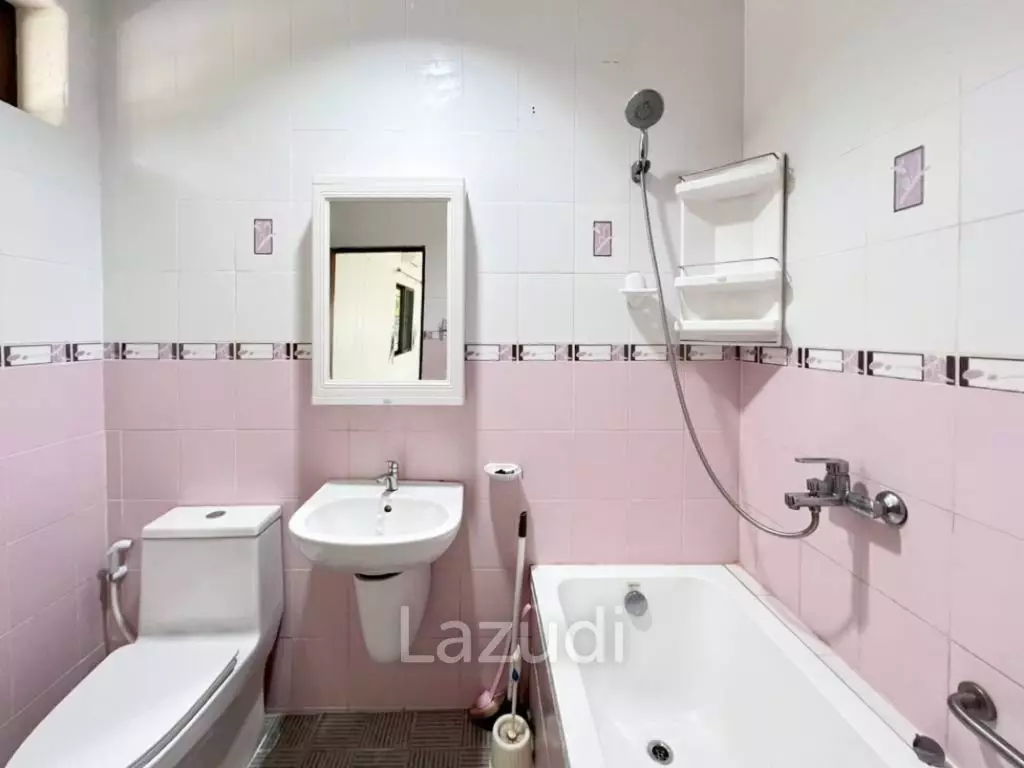 3 bed 3 bath pool villa in Nong Khae Hua Hin